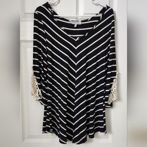 Monteau Chevron Striped Top with Lace Accents